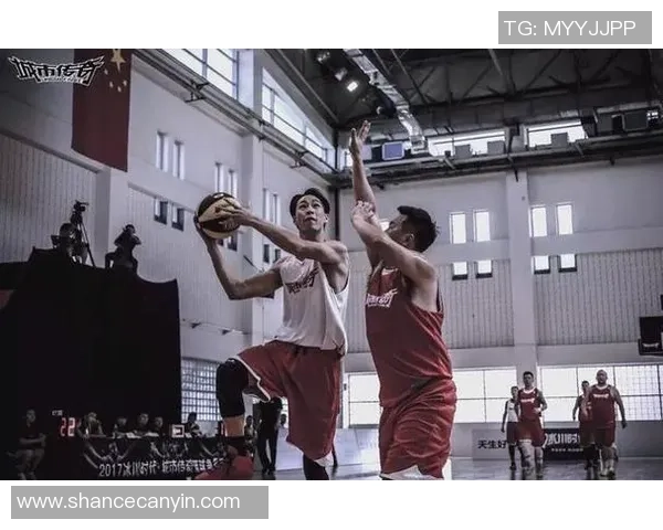 上海篮球队在世锦赛中的团队协作展现了无与伦比的默契与实力 上海篮球队在世锦赛中的团队协作展现了无与伦比的默契与实力