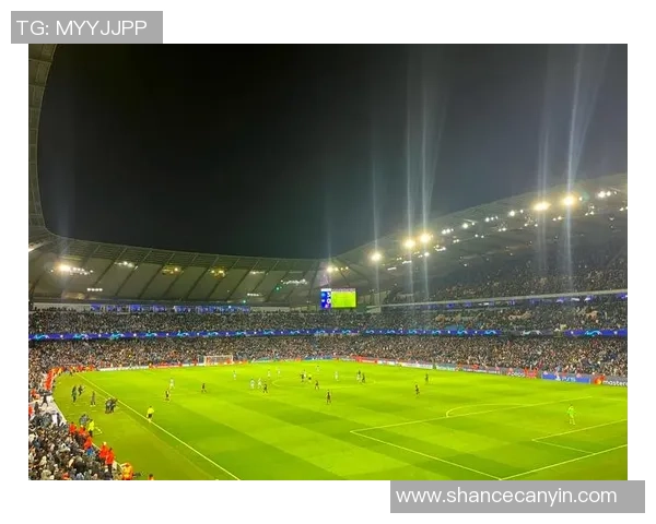 全球足球明星队员汇聚各国风采展现球场魅力与激情 全球足球明星队员汇聚各国风采展现球场魅力与激情