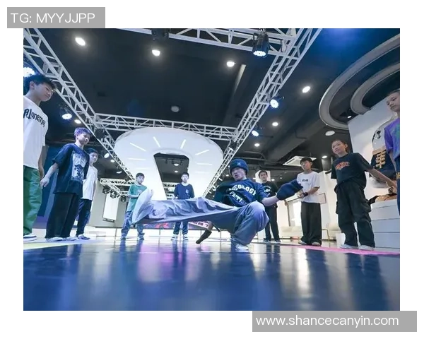 成都街舞队与深圳街舞队赛后复盘探讨团队协作的成功与不足之处